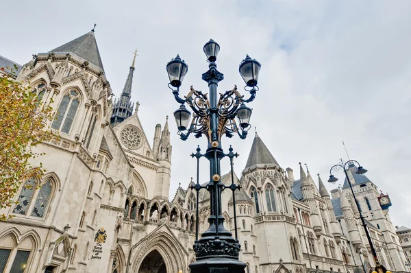 皇家法院的司法在伦敦,英国 - 图库照片AnibalT