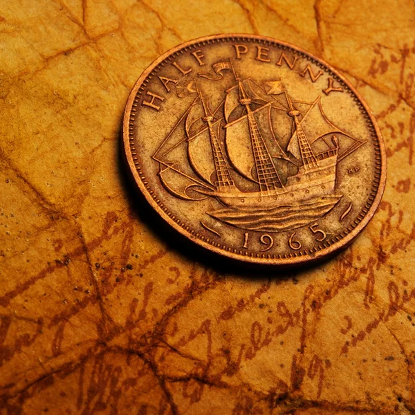 American penny on the old textured paper — Stock Photo #10214049