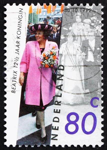 dep_8803454-Postage-stamp-Netherlands-1992-Queen-Beatrix.jpg