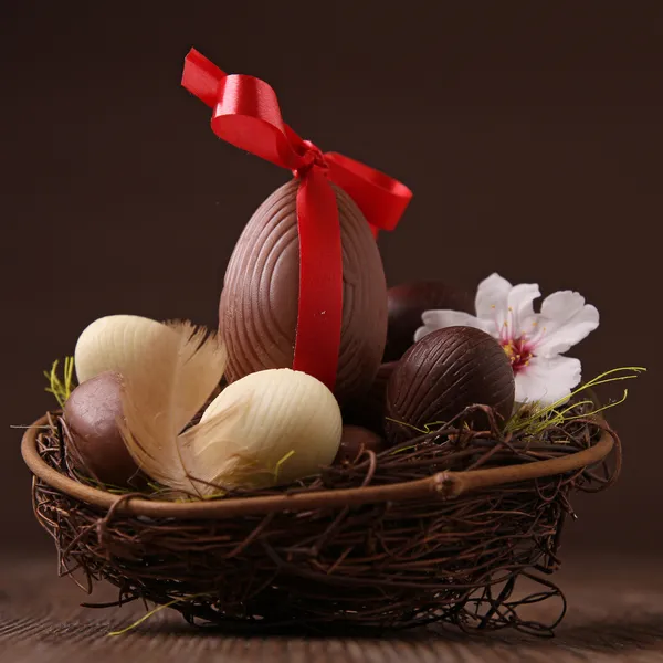 Easter nest and egg