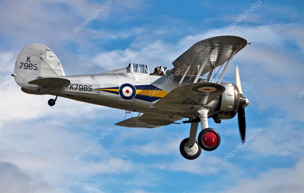 depositphotos_8041754-Gloster-Gladiator-biplane.jpg