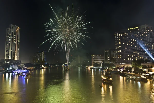BANGKOK-Jan 01:The happy new year 2011 exploding fireworks