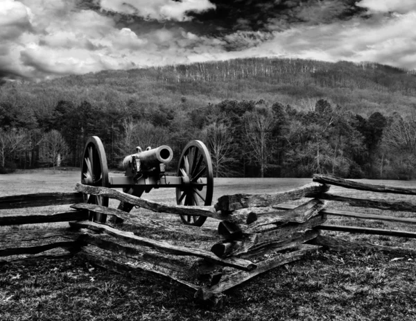 Monochrome of scene at Kennesaw Mountain National Battlefield Park