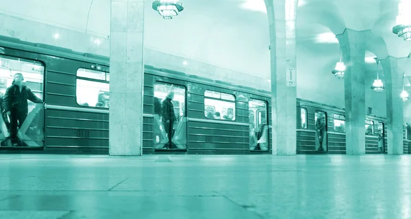 Opened doors train on a station of metro