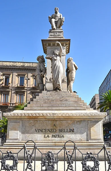 Bellini Statue