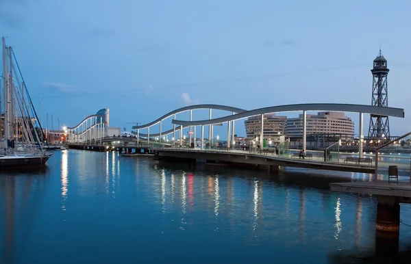 在巴塞罗那兰布拉大道 de mar - 图库照片mexrix#9769755