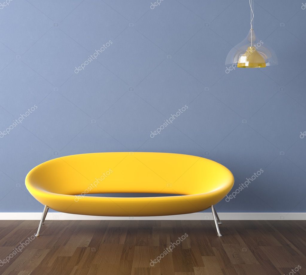 Blauwe muur met gele bank interieur design — stockfoto ...