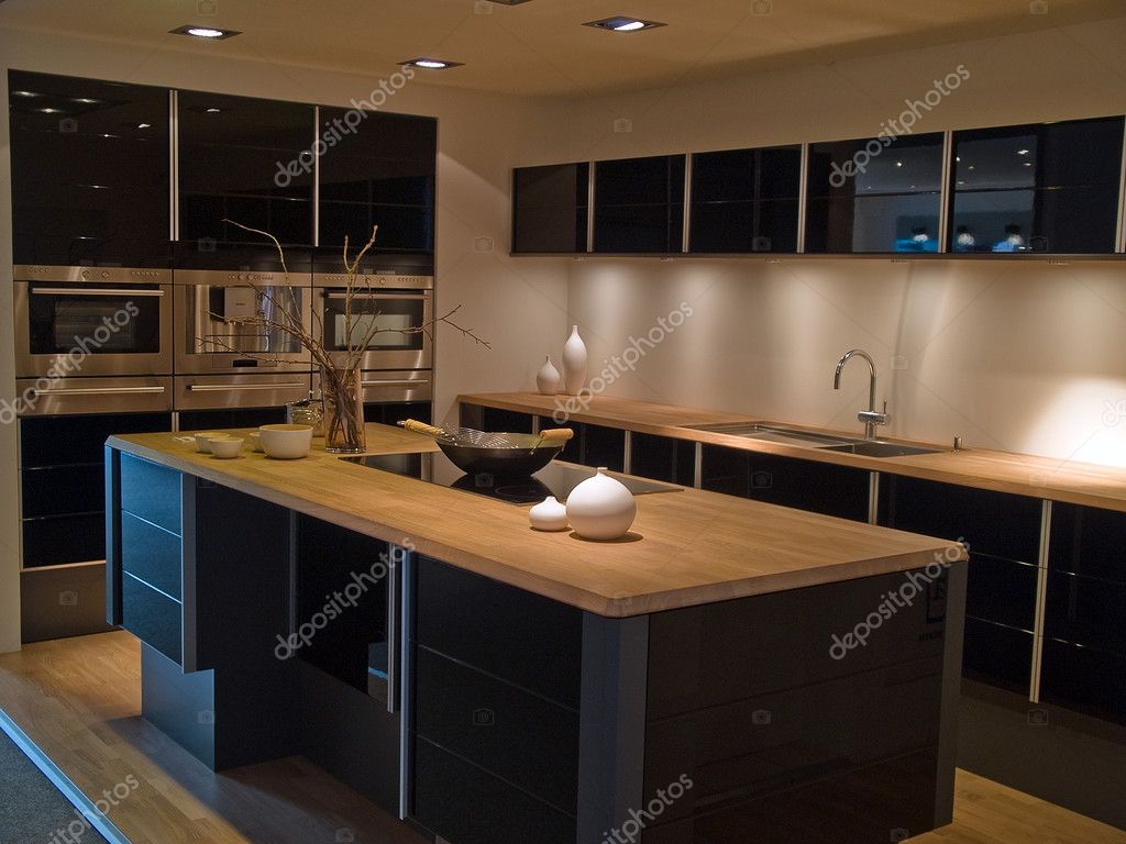 Cuisine en bois design tendance moderne noir — photographie ...