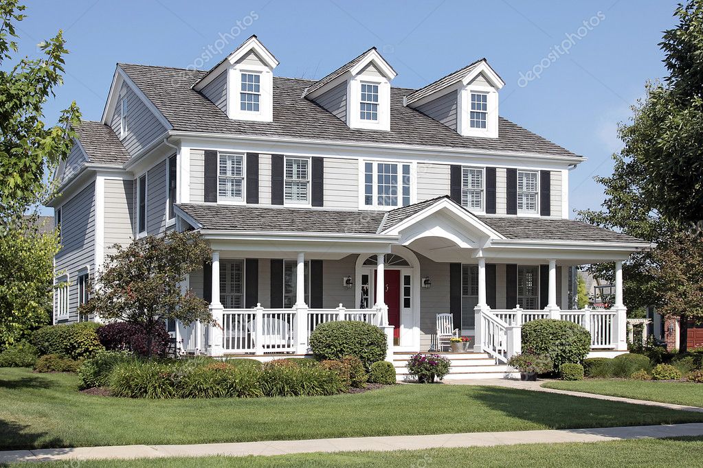 Suburban Home With Front Porch — Stock Photo © Lmphot 8657063