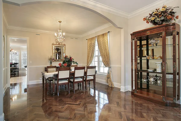 Dining room with arched entry