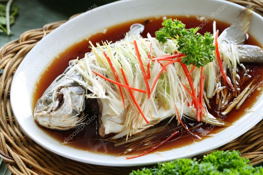 Chinesischen Stil gedämpfter Fischgericht — Stockfoto © photosoupy #9229689