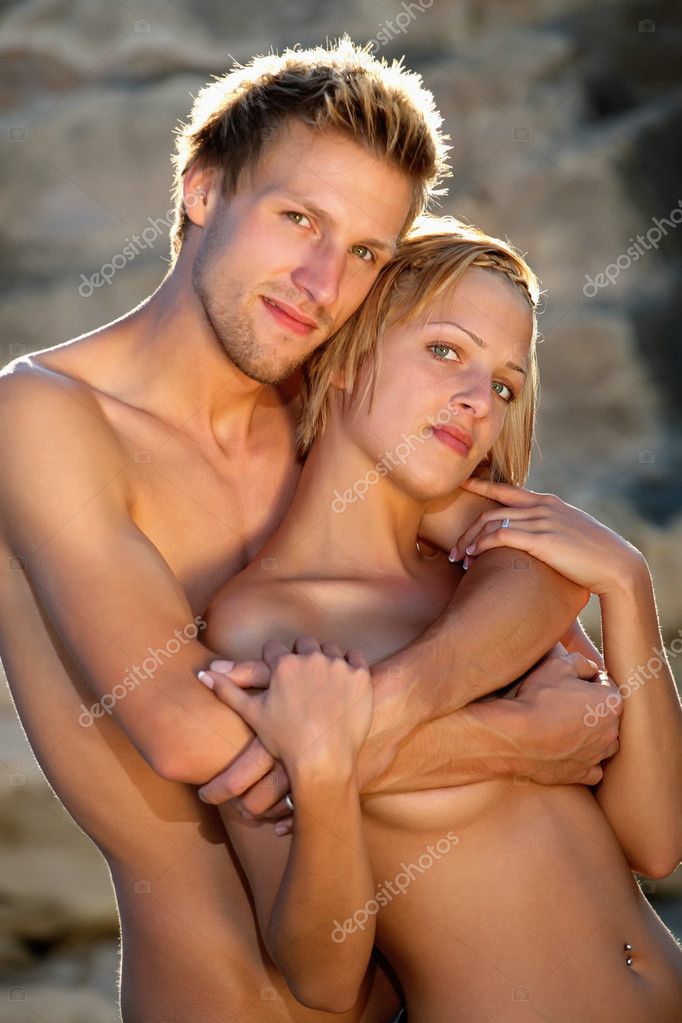 Частные снимки молодой пары в обнаженном виде