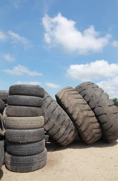 Recycling tires