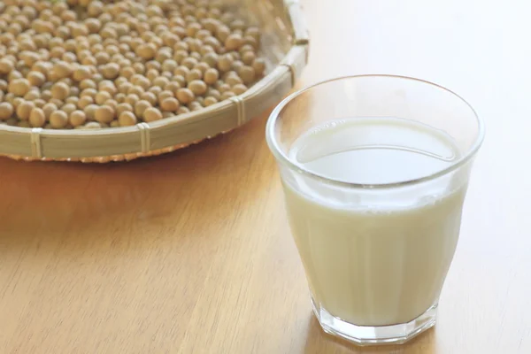 Soy beans and soy milk