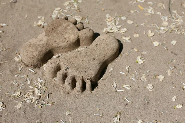 Sand feet