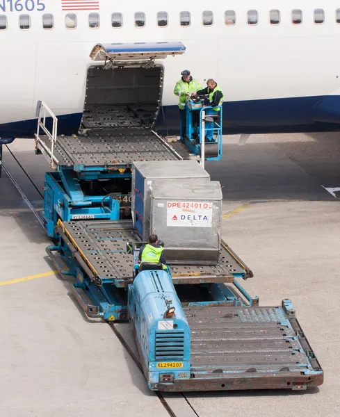 Boeing 767-332ER of Delta is being loaded