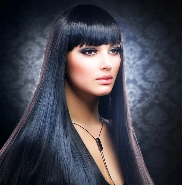 <em>美丽</em>的黑发女孩。长<em>头发</em>健康 - 图库照片Subb