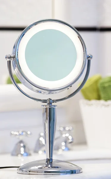 Lighted makeup mirror