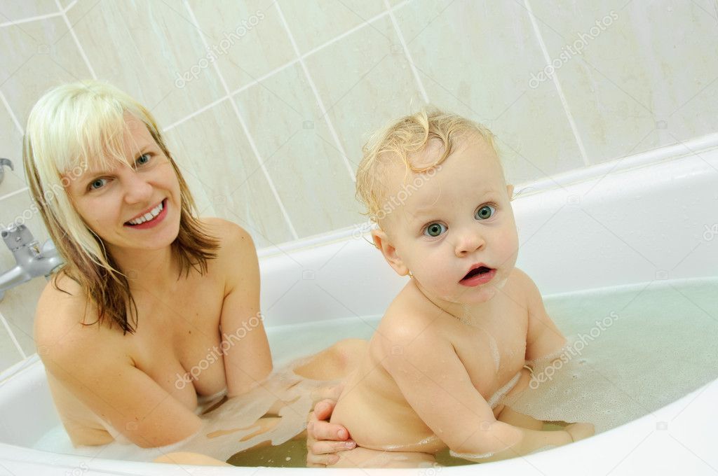 http://static8.depositphotos.com/1559084/1054/i/950/depositphotos_10546971-Together-in-bathroom.jpg