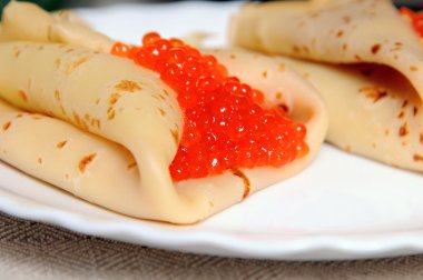 Kırmızı havyar ile gözleme