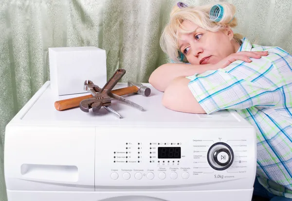 Broken washing machine — Stock Photo, Image
