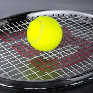 Yeni tenis topu
