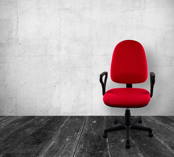 Офісне крісло в вінтажному інтер'єрі — стокове фото