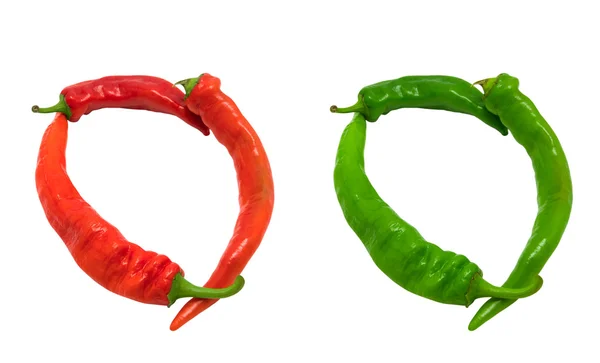 字母 o 组成的绿色和红色的辣椒 — 图库照片
