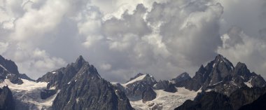 Panorama bulutlu Dağları