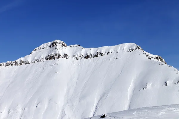 겨울 산들과 푸른 하늘 — 스톡 사진