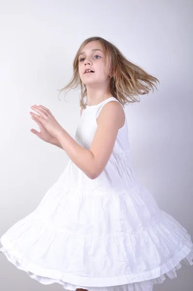 Tančící děvčátko — Stock fotografie