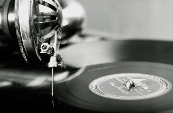 Phonographe vintage gros plan avec une faible profondeur de champ — Photo