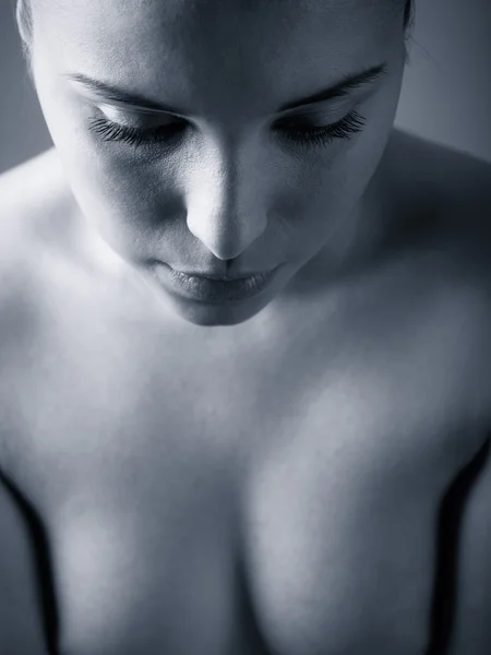 Framatic female portrait, disease of the breast — Stock Photo, Image