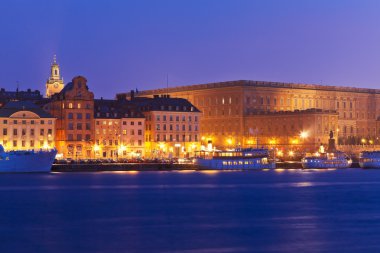 Stockholm, İsveç eski şehrin gece görünümü