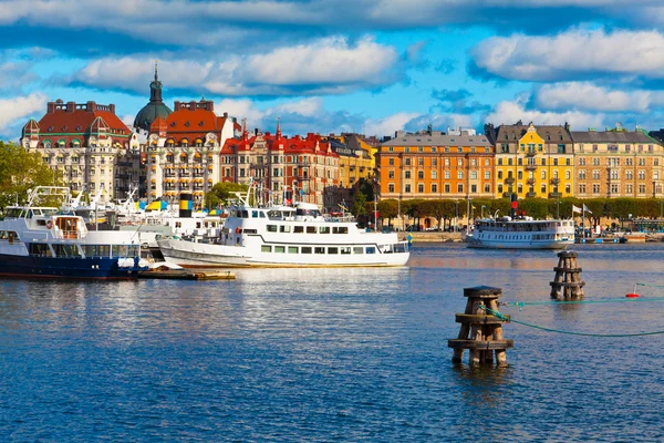 在斯德哥尔摩，瑞典老镇的风景看法 — 图库照片