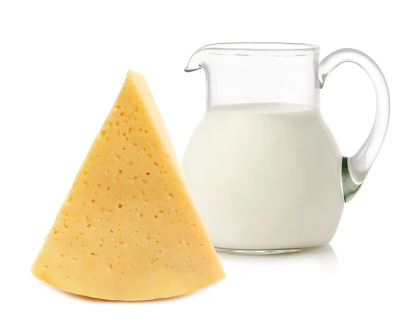 Сыр и молоко — стоковое фото