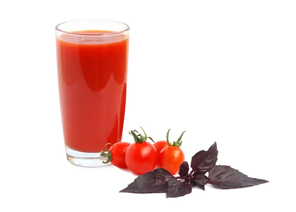 Tomatensaft und rotes Basilikum — Stockfoto