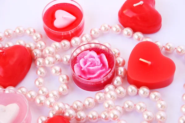 Rote Kerzen und Halskette — Stockfoto