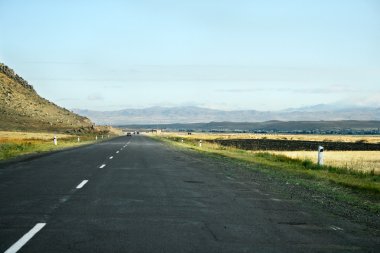 yüksek dağ yolu