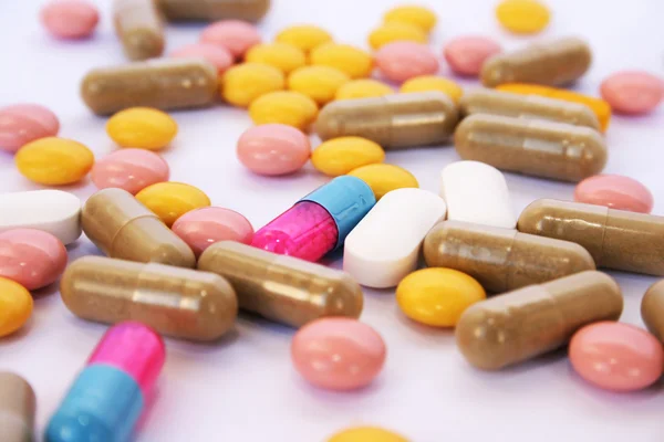 Pílulas e comprimidos médicos — Fotografia de Stock