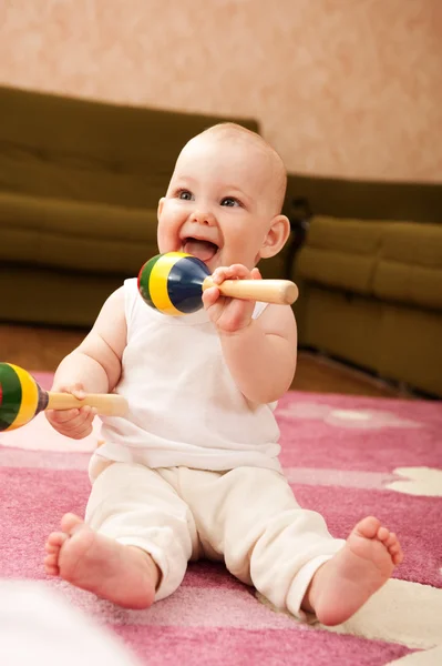 Bebé niña jugando — Foto de Stock