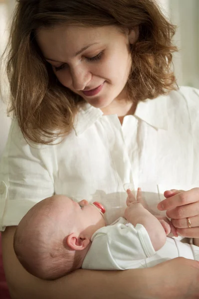 Mother with baby daughter — Stock Photo, Image
