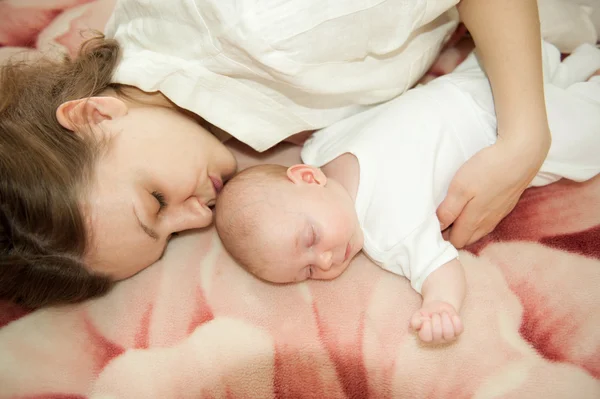 Moeder met baby dochter — Stockfoto