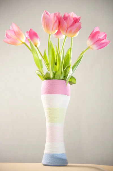 Vase των τουλίπες — Φωτογραφία Αρχείου