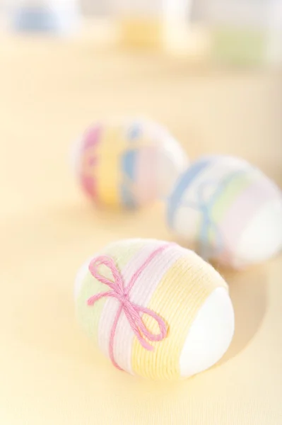 Hilados envueltos huevos de Pascua —  Fotos de Stock