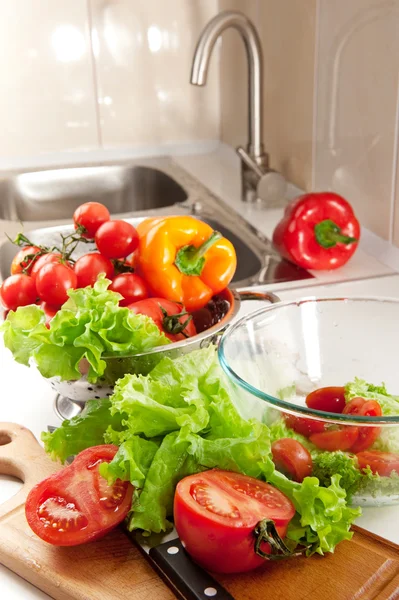 Salad preparing — Stock Photo, Image