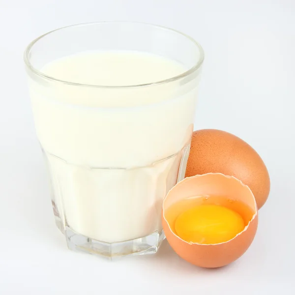 Milch mit Ei — Stockfoto