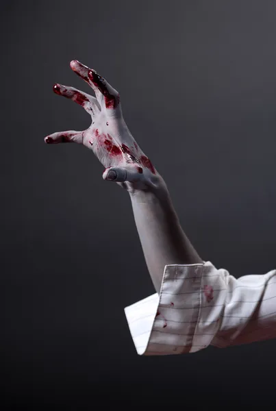 Main de zombie effrayant, art corporel extrême — Photo