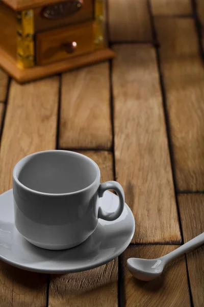 Taza de café vacía en la mesa — Foto de Stock