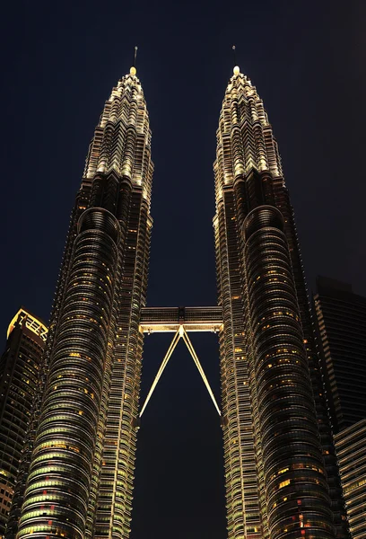 Petronas twin towers — Stockfoto